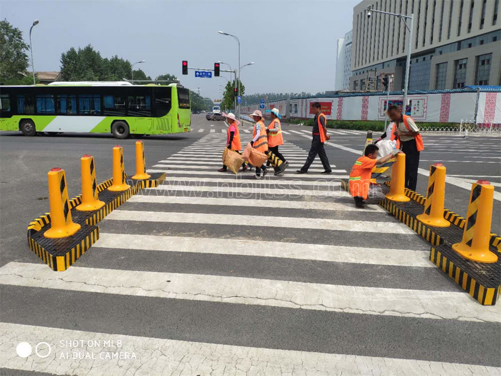 橡胶人行安全岛 人行道隔离 道路隔离带 组合安全停候区